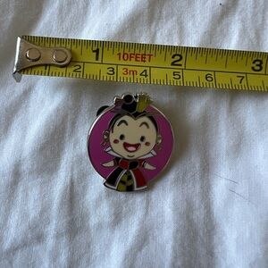 Disney pin Cute villain - Queen of Hearts